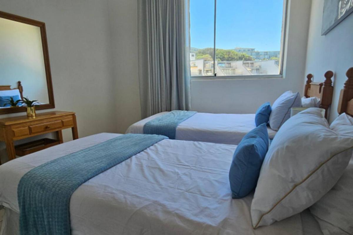 703 Marbella: Home-from-home * Durban